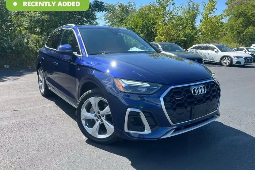 2022 Audi Q5 45 S line Premium photo 1