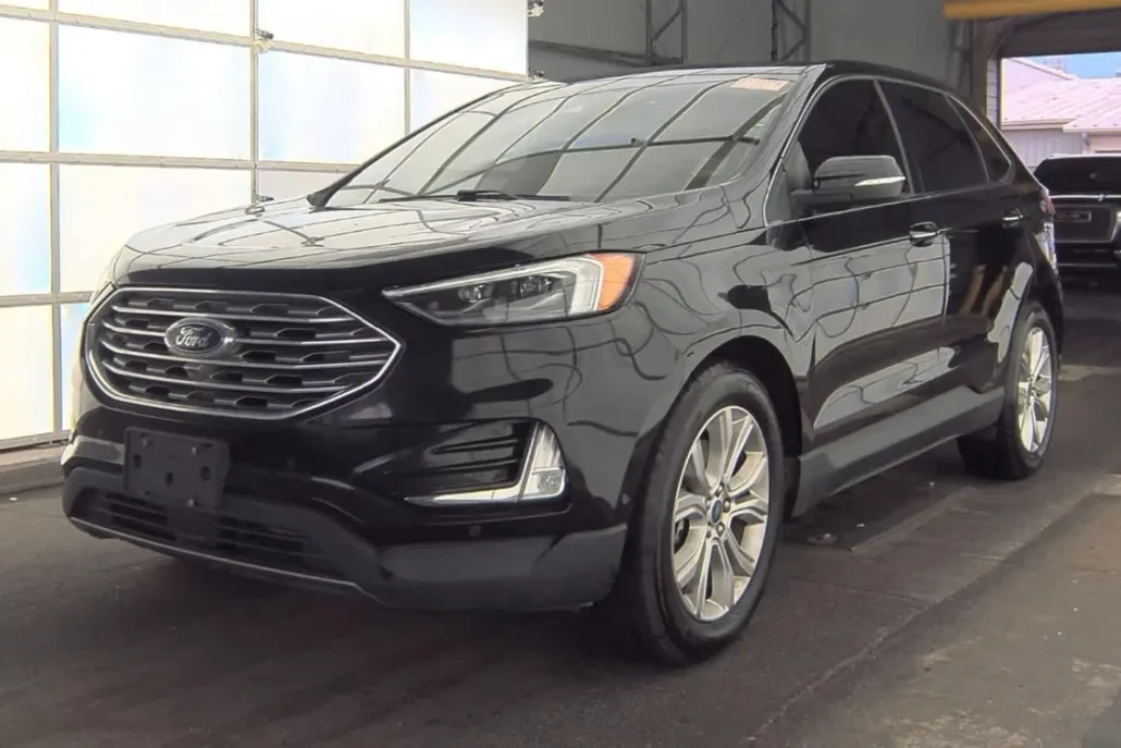 2019 Ford Edge Titanium photo 1