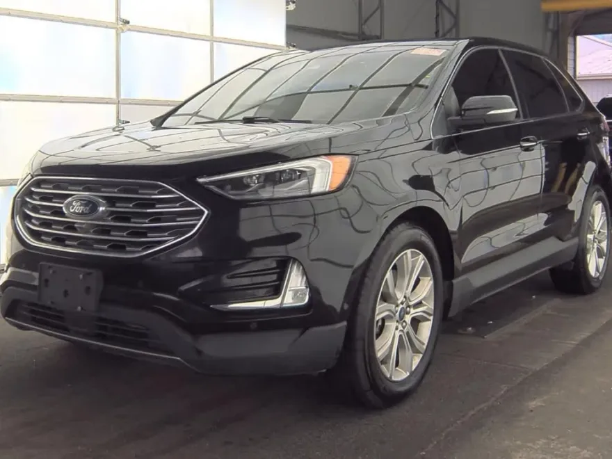 2019 Ford Edge Titanium photo 1
