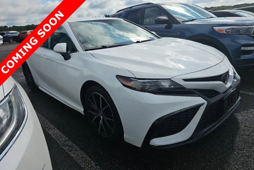 2023 Toyota Camry SE photo 1