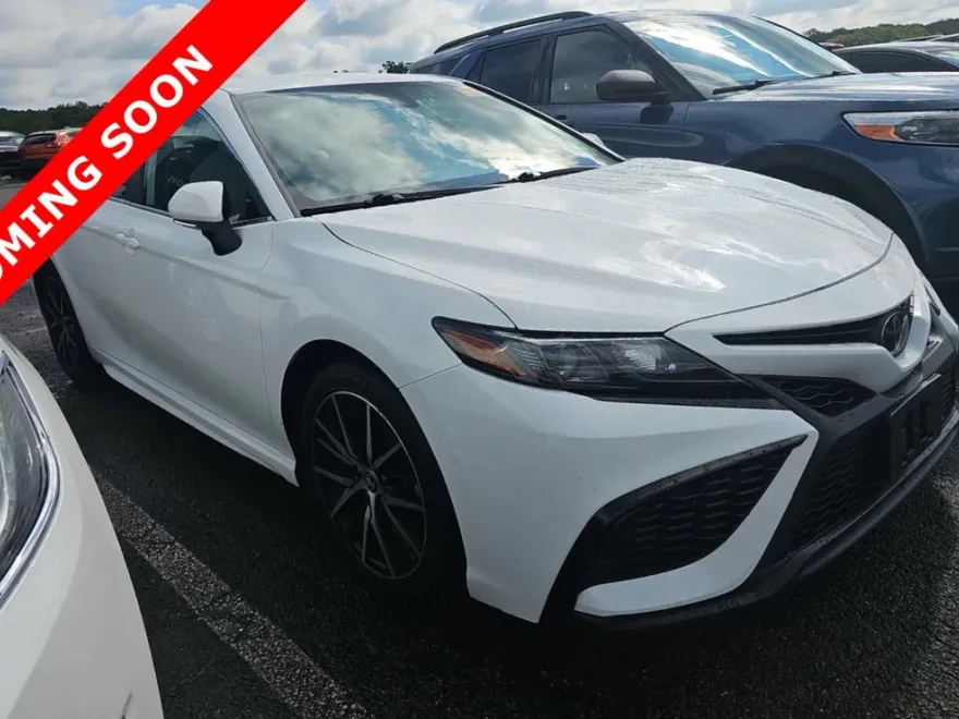 2023 Toyota Camry SE photo 1