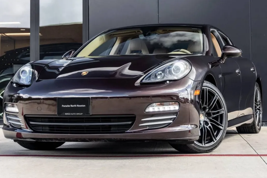 2013 Porsche Panamera 4 photo 1