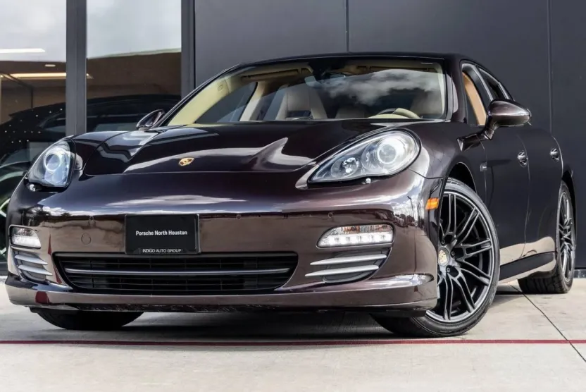 2013 Porsche Panamera 4 photo 1