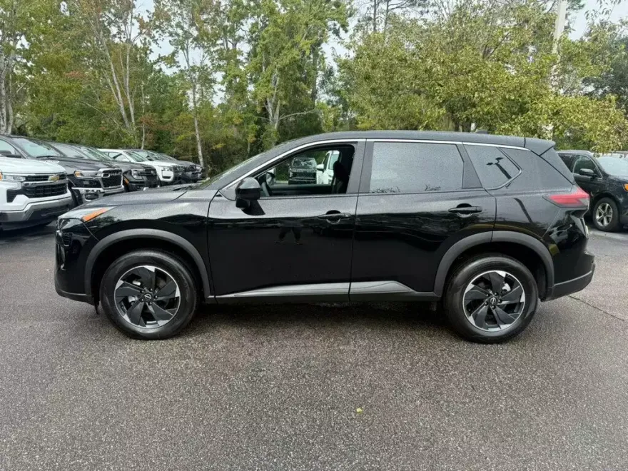 2025 Nissan Rogue SV photo 1