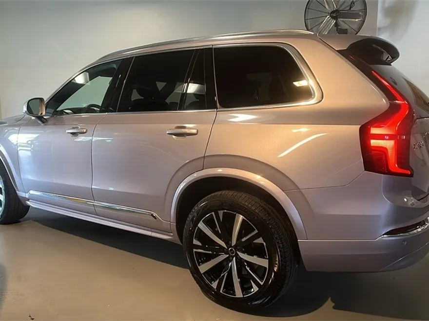 2026 Volvo XC90 B5 Core photo 1