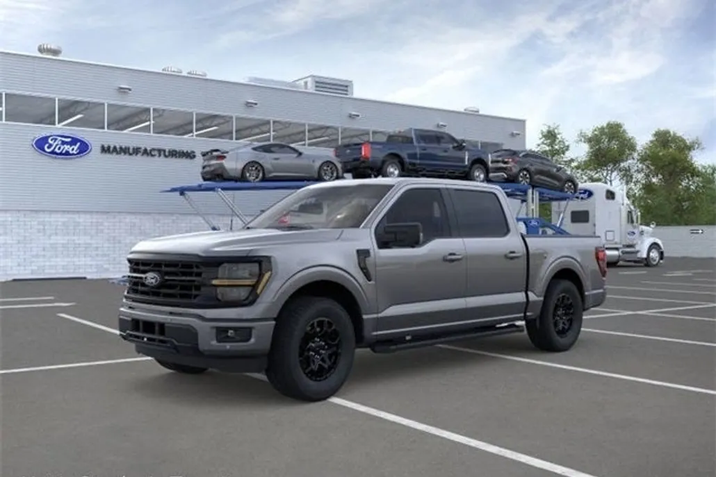 2025 Ford F-150 XLT photo 1