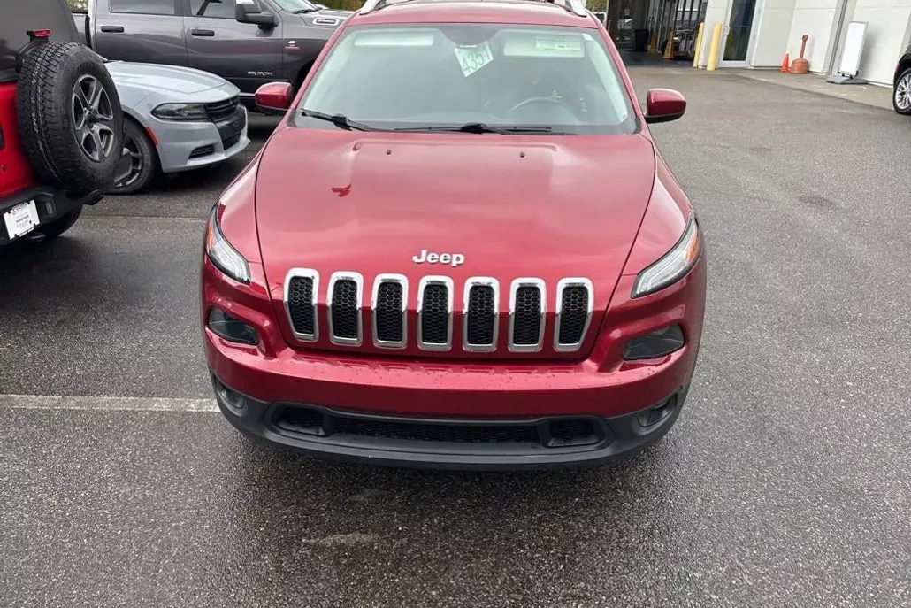 2017 Jeep Cherokee Latitude photo 1