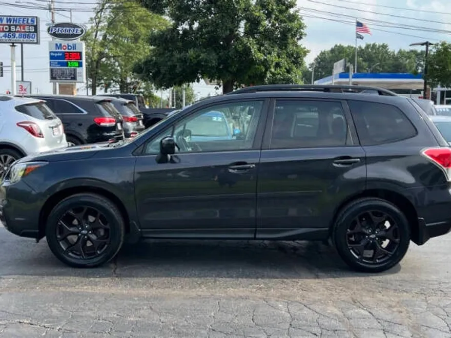 2018 Subaru Forester 2.5i Premium photo 1
