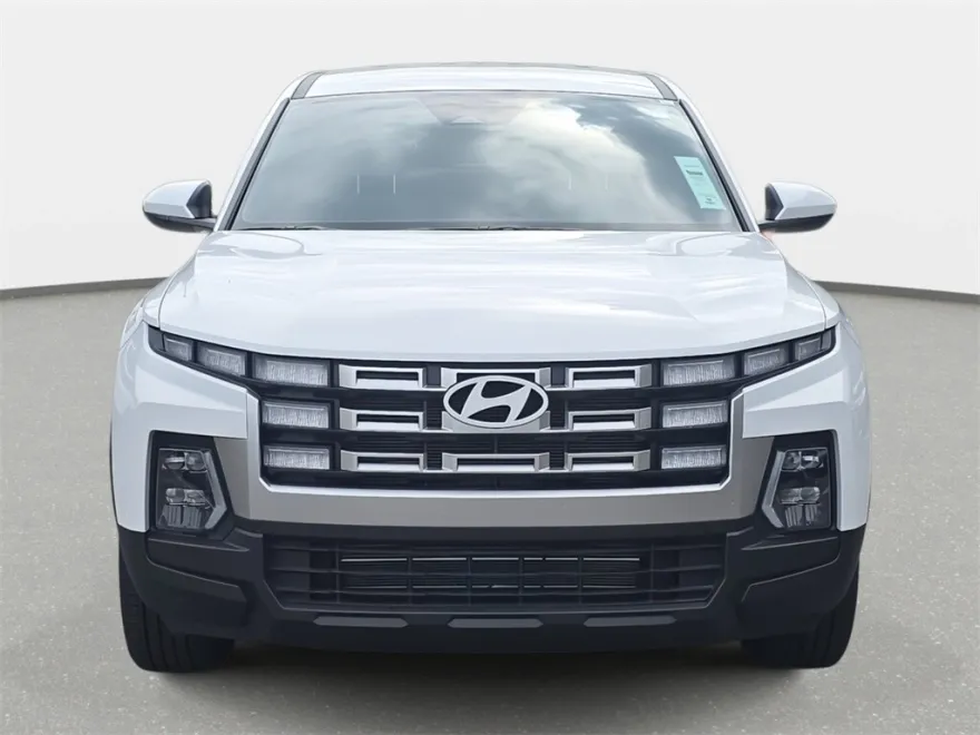 2025 Hyundai Santa Cruz SE photo 1