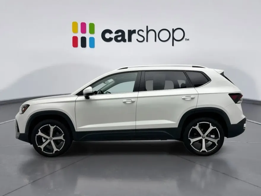 2025 Volkswagen Taos SEL photo 1