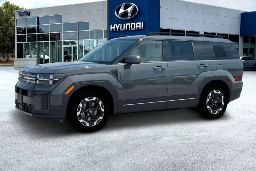 2025 Hyundai Santa Fe SEL photo 1