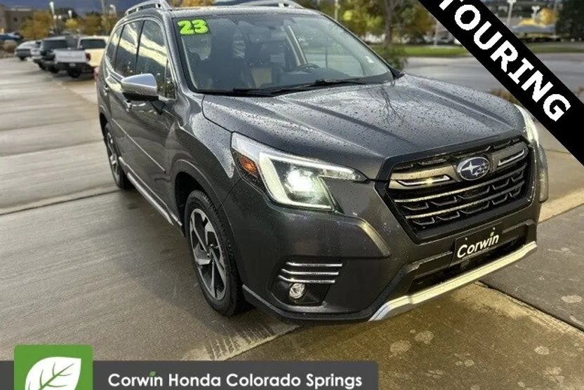 2023 Subaru Forester Touring photo 1