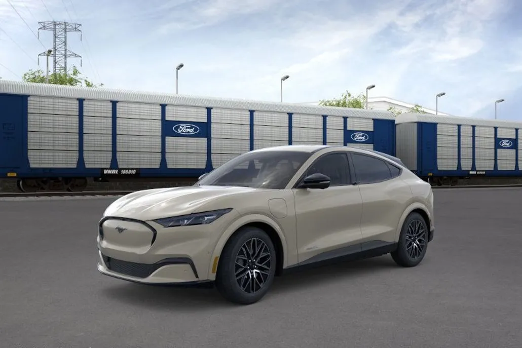2025 Ford Mustang Mach-E Premium photo 1