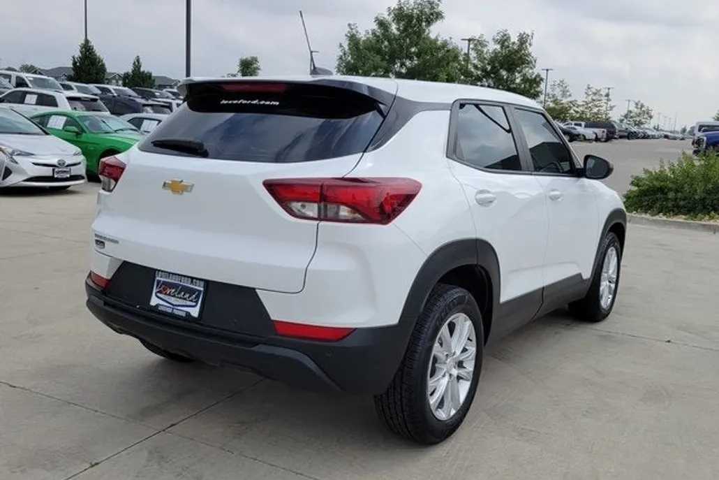 2023 Chevrolet Trailblazer LS photo 1