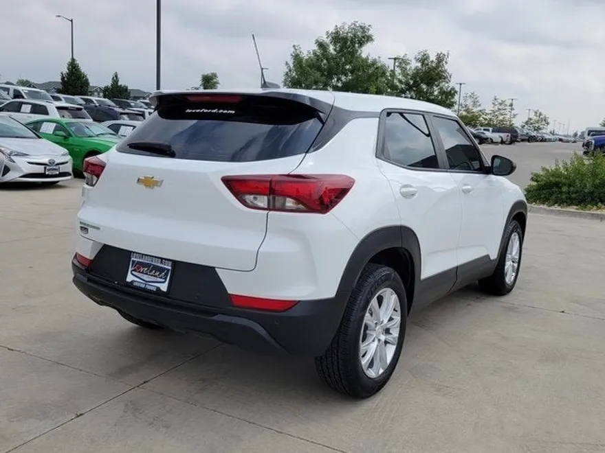 2023 Chevrolet Trailblazer LS photo 1