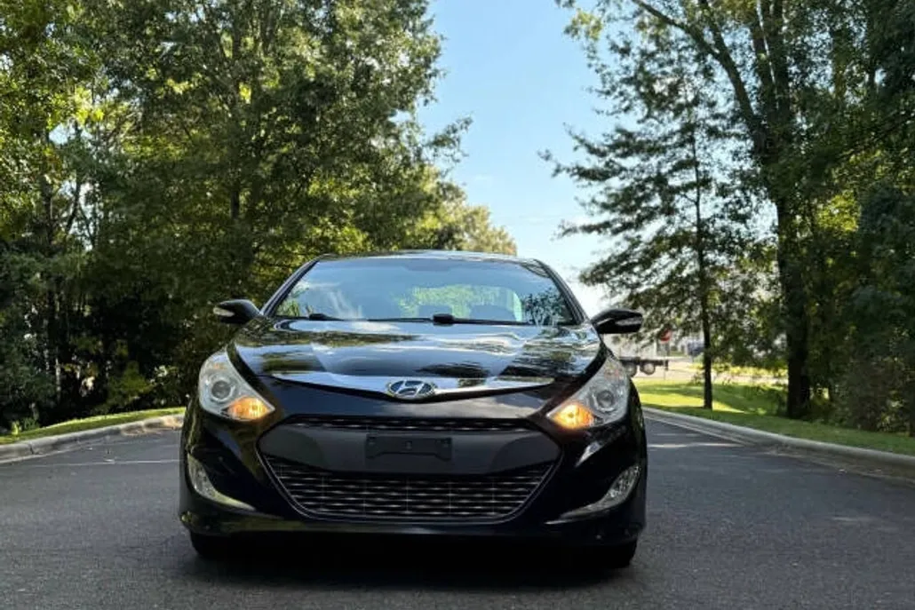 2015 Hyundai Sonata Hybrid photo 1