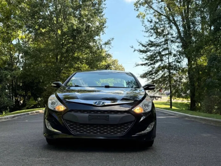 2015 Hyundai Sonata Hybrid photo 1