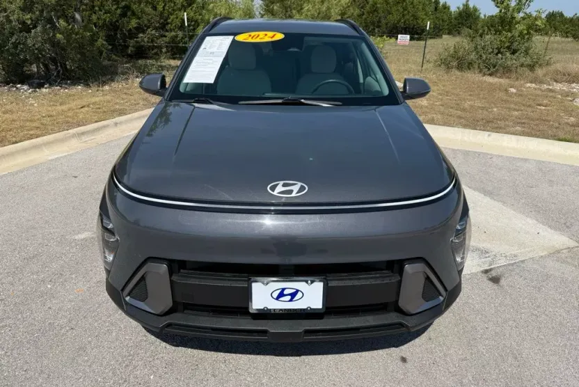 2024 Hyundai Kona SEL photo 1