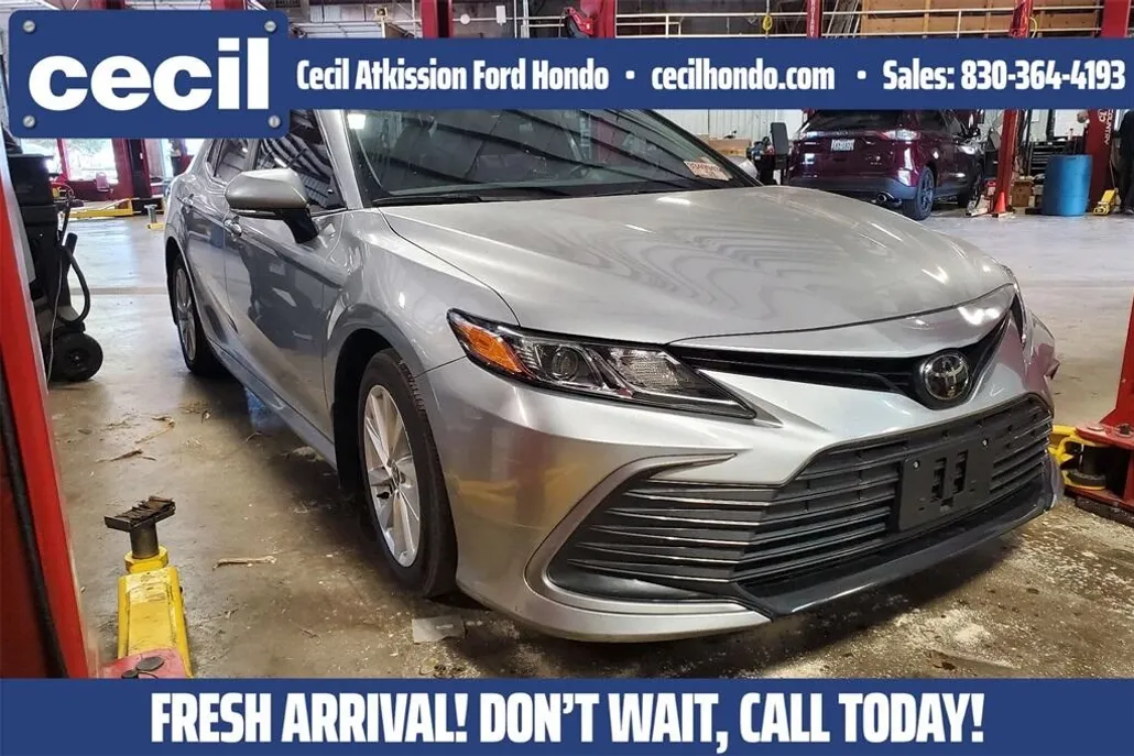 2024 Toyota Camry LE photo 1