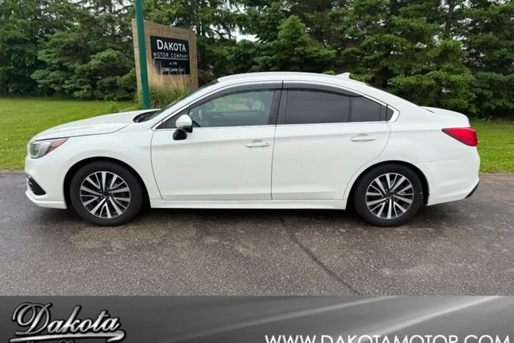 2019 Subaru Legacy 2.5i Premium photo 1