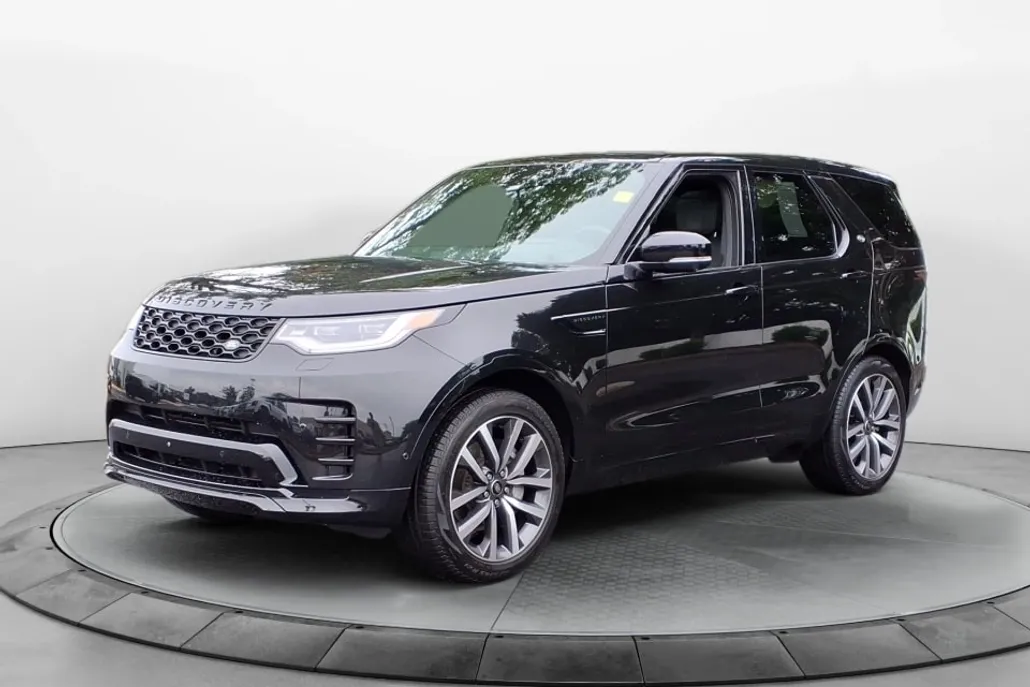 2024 Land Rover Discovery P300 Dynamic SE photo 1