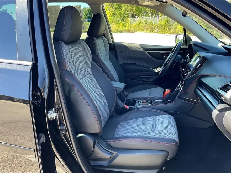 2023 Subaru Forester Sport photo 1