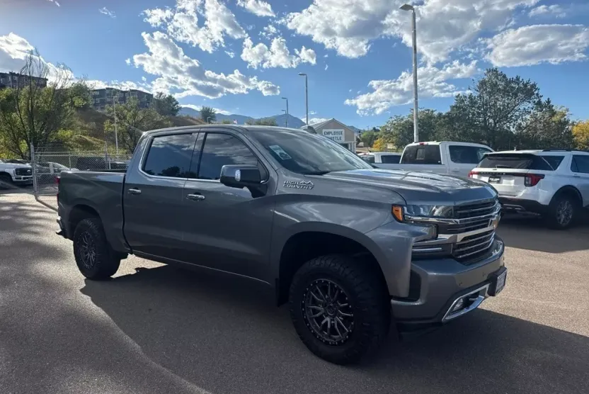 2020 Chevrolet Silverado 1500 High Country photo 1