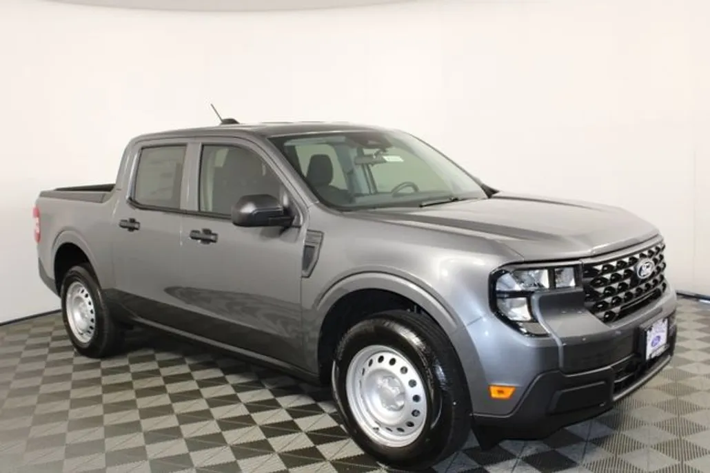 2025 Ford Maverick XL photo 1