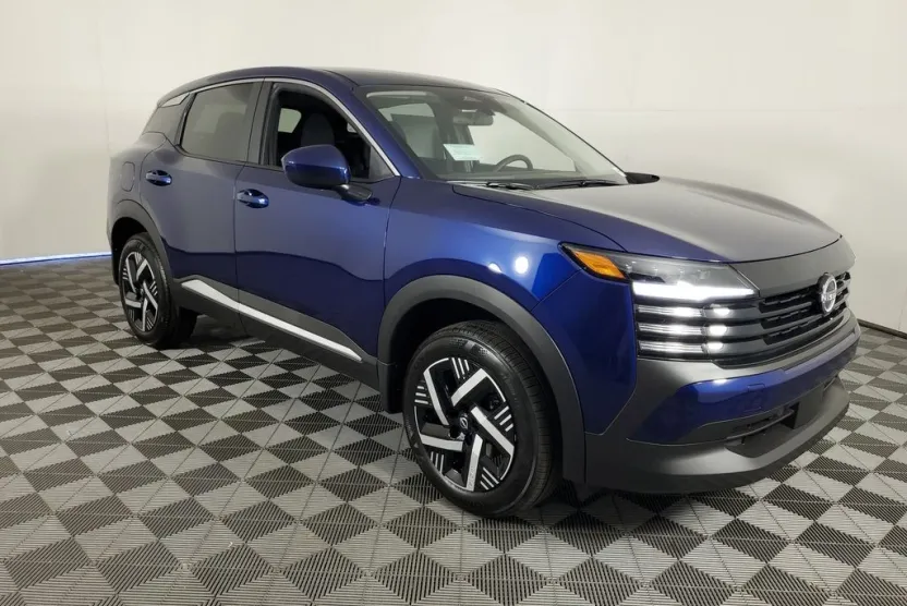 2025 Nissan Kicks SV photo 1