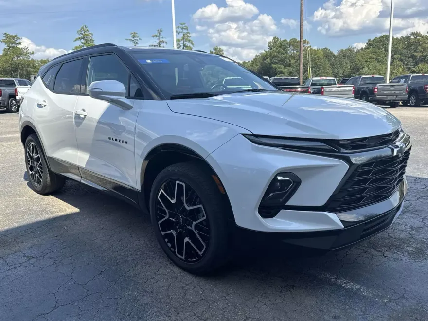 2023 Chevrolet Blazer RS photo 1
