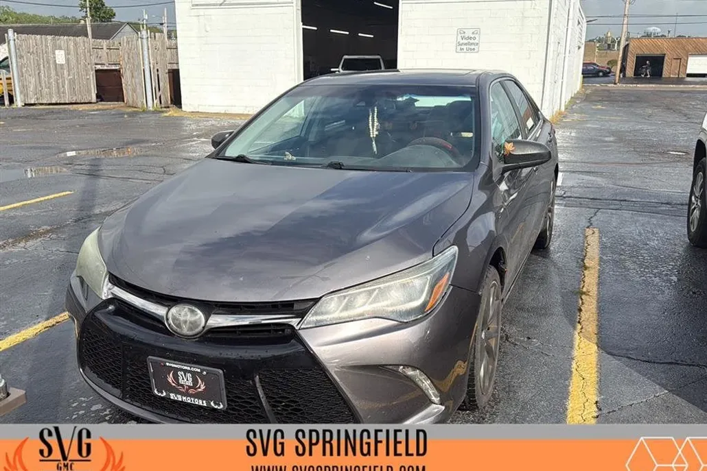 2015 Toyota Camry XSE photo 1