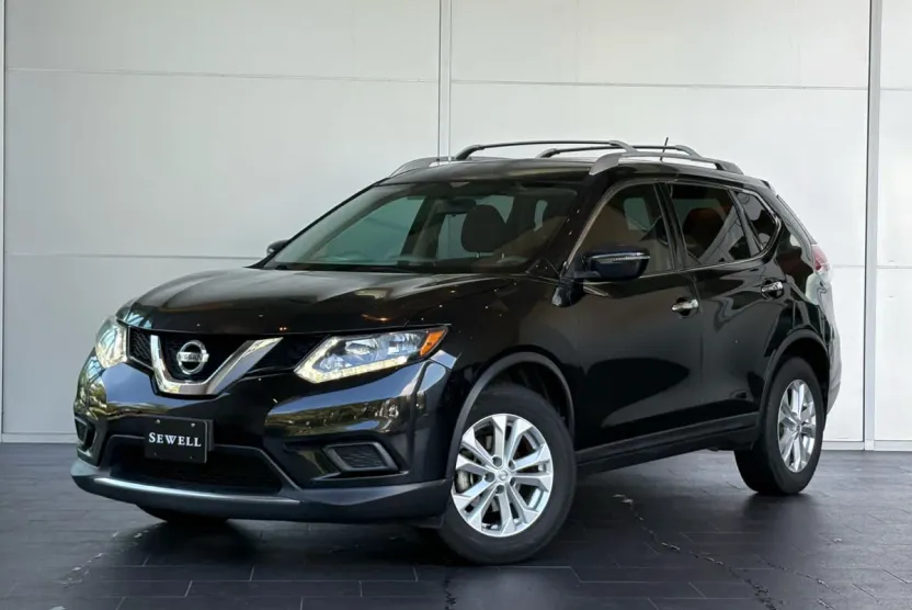 2016 Nissan Rogue SV photo 1