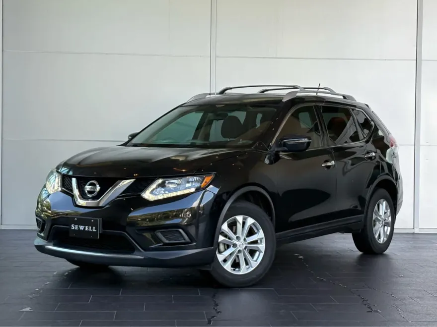 2016 Nissan Rogue SV photo 1