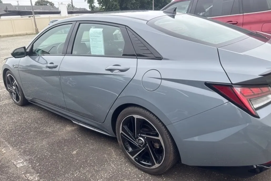 2022 Hyundai Elantra N Line photo 1