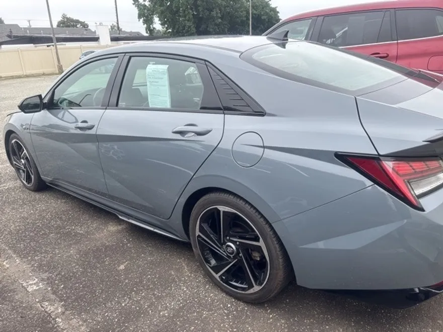 2022 Hyundai Elantra N Line photo 1