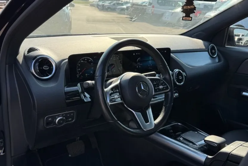 2022 Mercedes Benz GLA 250 4MATIC photo 1