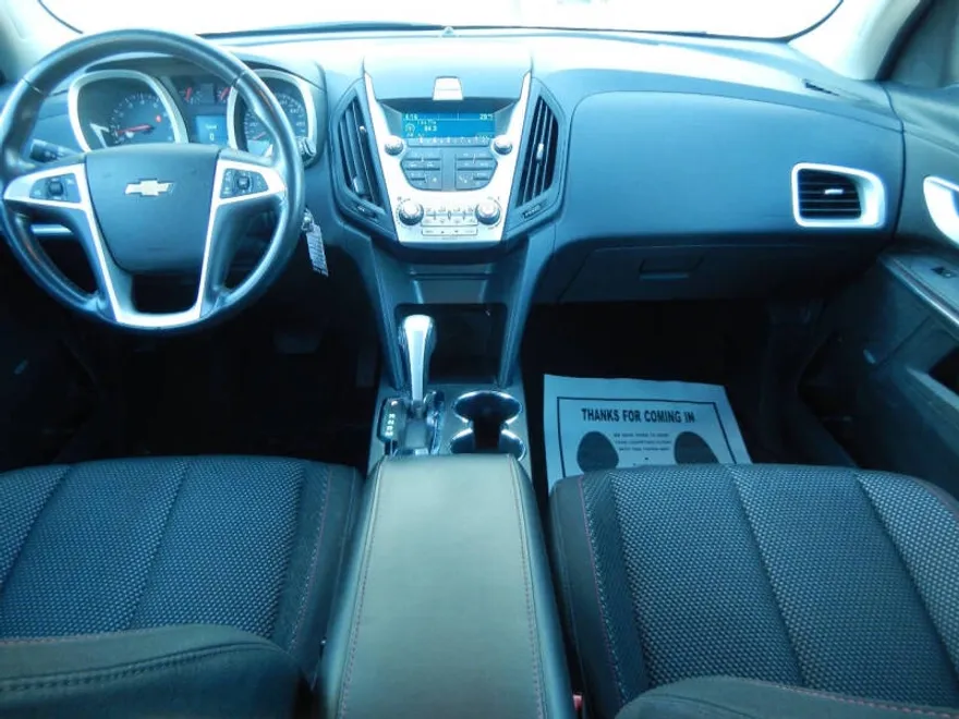 2011 Chevrolet Equinox LT photo 1
