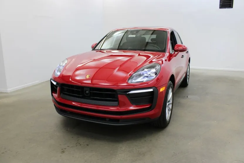 2025 Porsche Macan T photo 1
