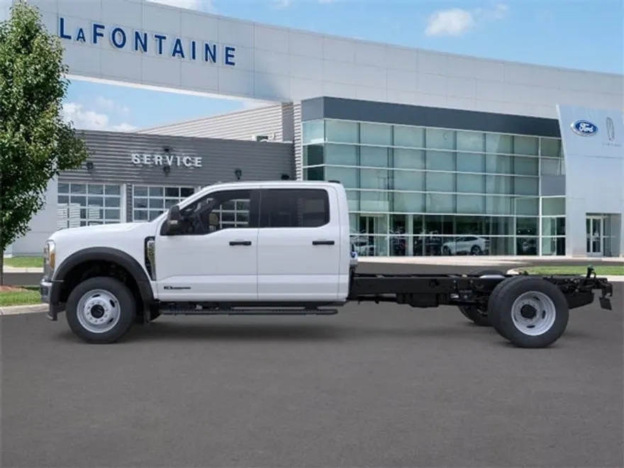 2025 Ford F-550 XL photo 1