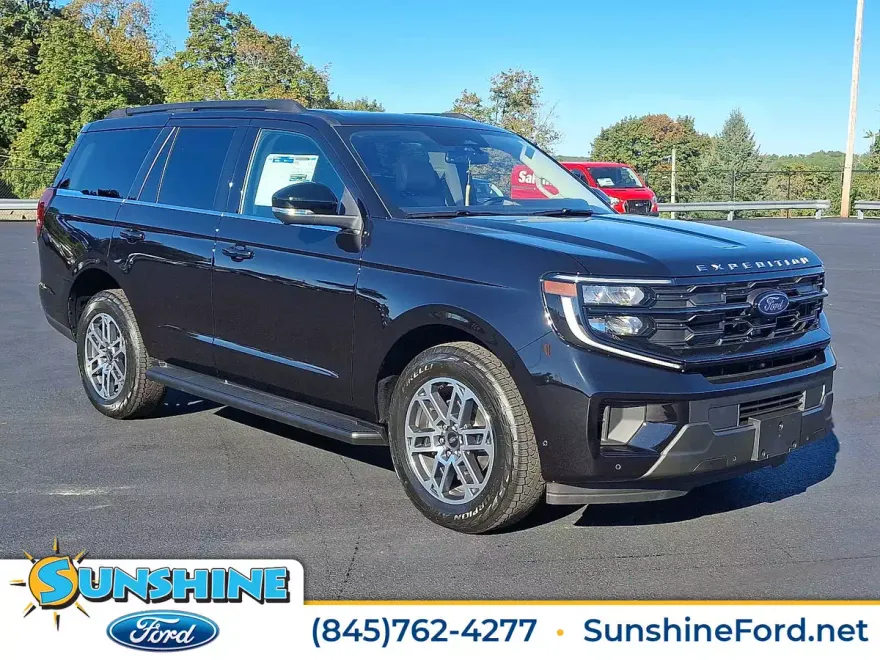 2025 Ford Expedition photo 1