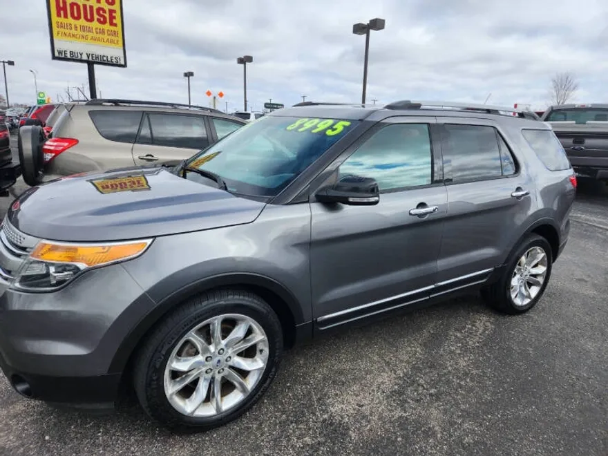 2014 Ford Explorer XLT photo 1
