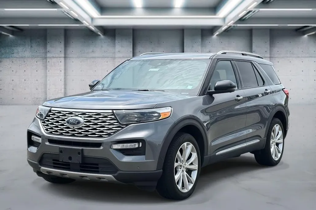 2022 Ford Explorer Platinum photo 1