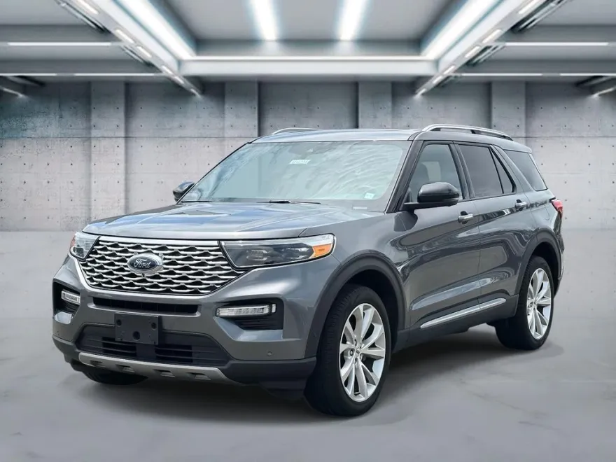 2022 Ford Explorer Platinum photo 1