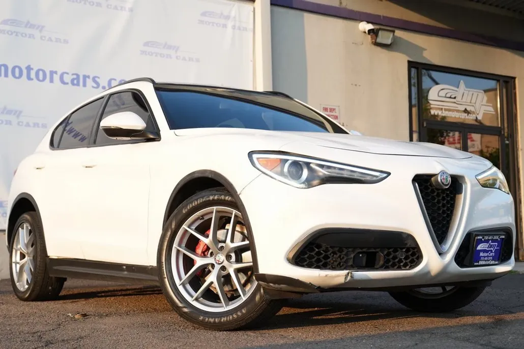 2019 Alfa Romeo Stelvio Ti Sport photo 1