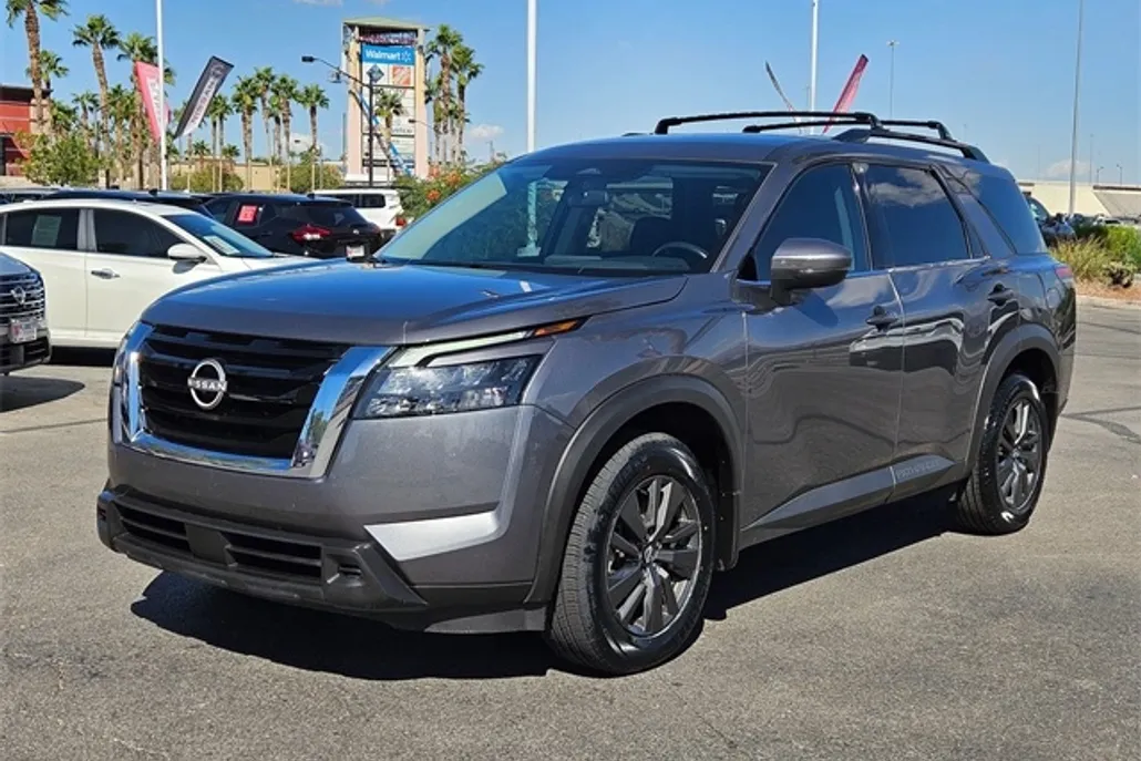 2024 Nissan Pathfinder SV photo 1