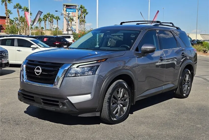 2024 Nissan Pathfinder SV photo 1