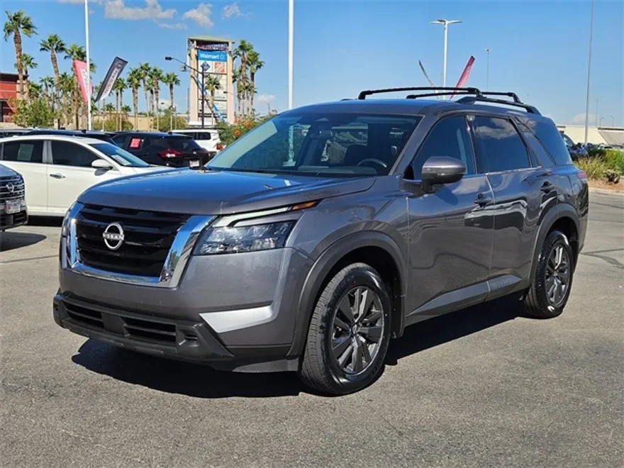 2024 Nissan Pathfinder SV photo 1