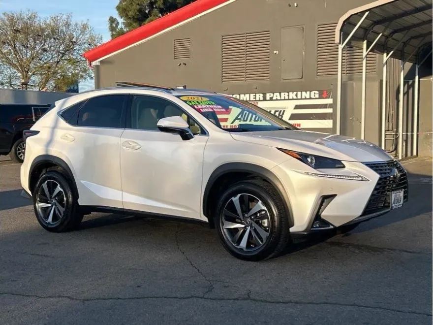 2021 Lexus NX 300 photo 1