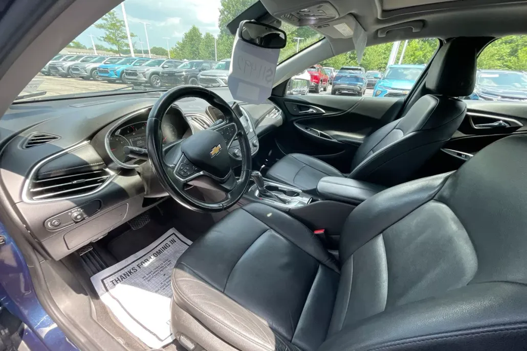 2018 Chevrolet Malibu 1LT photo 1