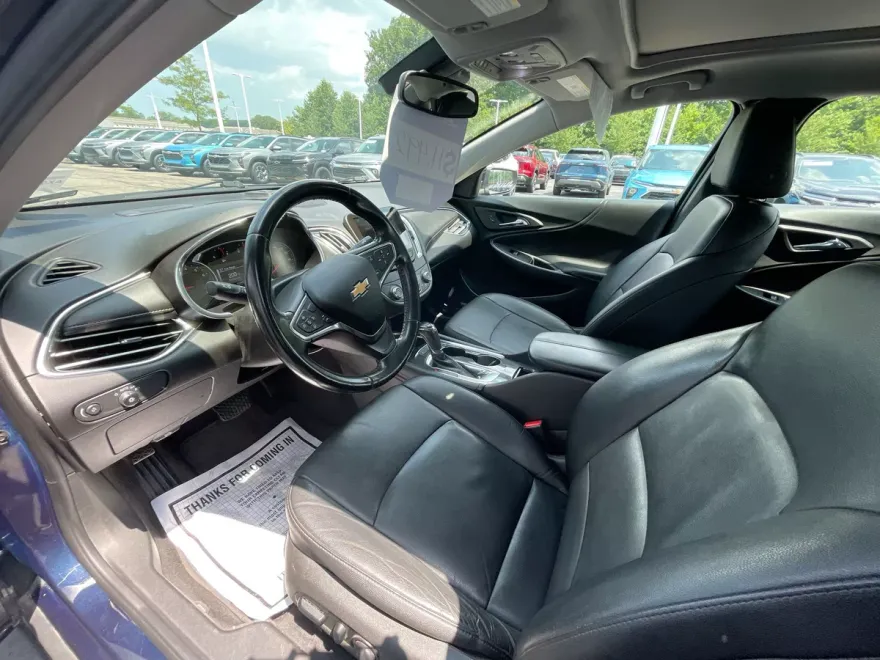 2018 Chevrolet Malibu 1LT photo 1